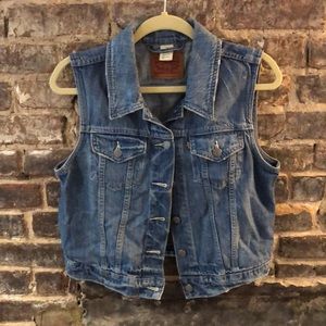 Levi’s denim vest size L
